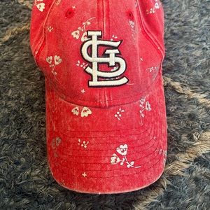 New never worn St Louis Cardinals Women's floral hat